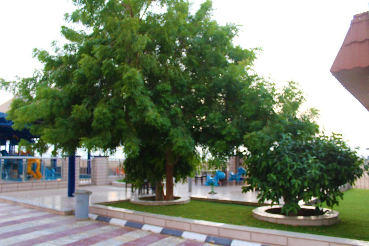 منتجع شاطئ العرب - خليج الرايس Rayyis Exterior photo